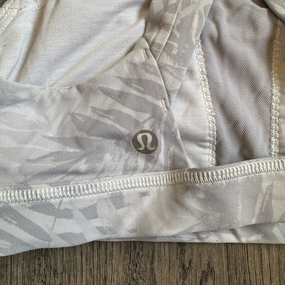 Lululemon Run: Stuff Your Bra II - Picture 7 of 7